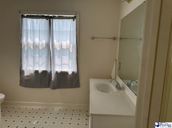 Building Photo - 3401 Saxon Dr