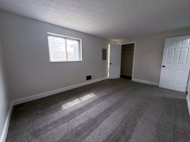 Building Photo - Beautifully Renovated 3BR Home in Blacklick Estates w/ Bonus Room, Huge Backyard & Garage