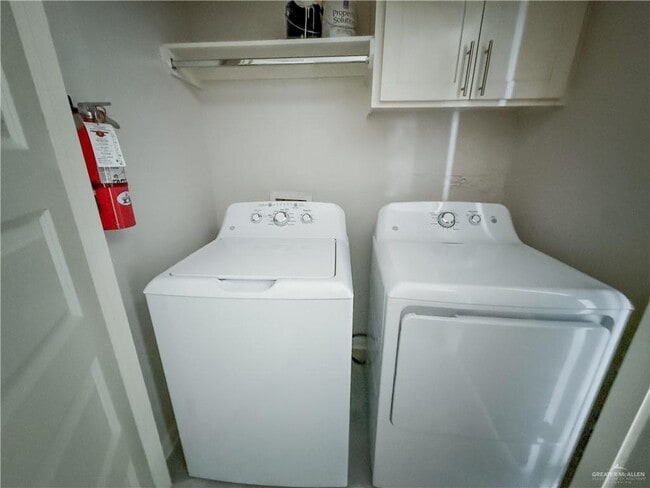 Building Photo - 13 Puffin Ave