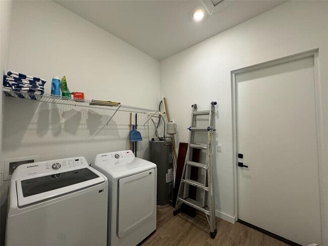 Building Photo - 5841 SW 204th Ave