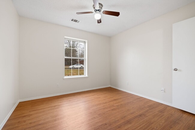 Building Photo - 100 Grand Brook Dr