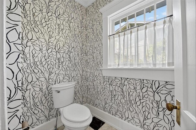 Building Photo - 3003 W Harbor View Ave