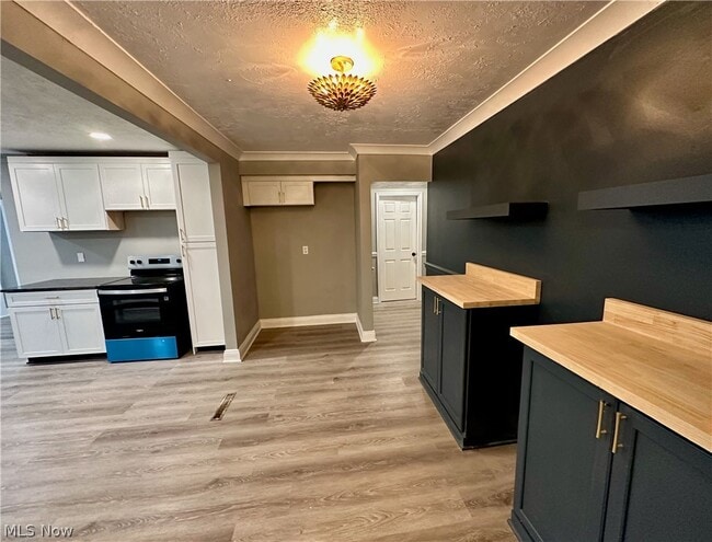 Building Photo - 5636 Hopkins Rd