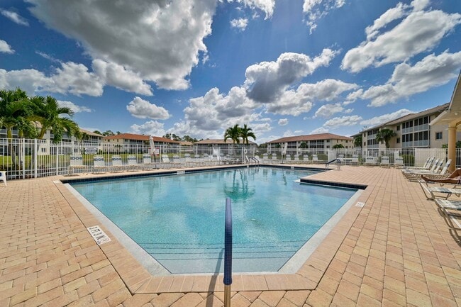 Building Photo - ** Immaculate Blue Heron Sanctuary Condo ~ Available ASAP **