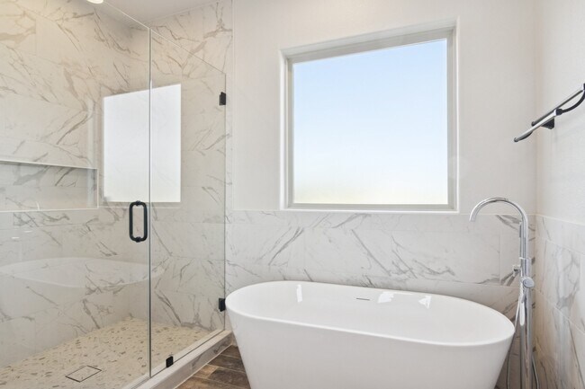 Building Photo - 1610 Newgulf Dr