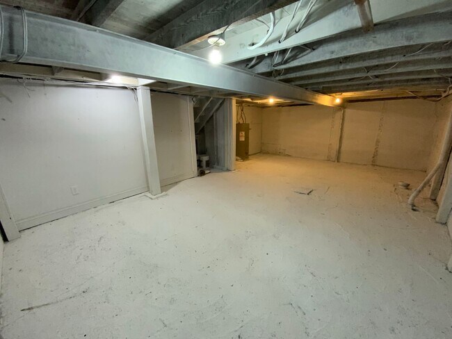 Building Photo - 3 Bedroom House for Rent