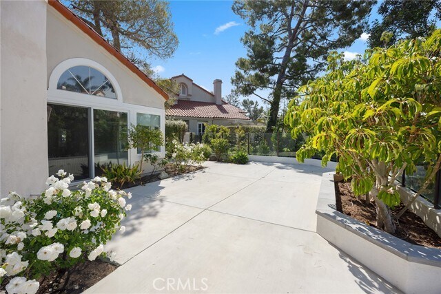 Building Photo - 18 San Ramon Dr