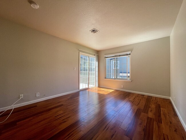 Building Photo - 480 Canyon Oaks Dr