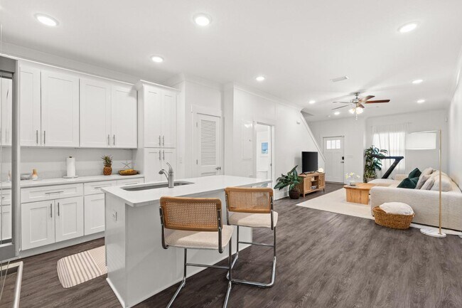 Building Photo - 338 N Sand Palm Rd