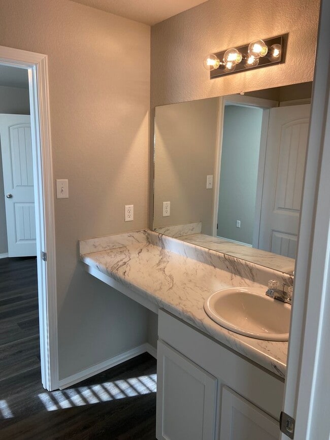 Building Photo - NOW LEASING! Three Bedroom | Two and a Half Bathroom Home in Conway