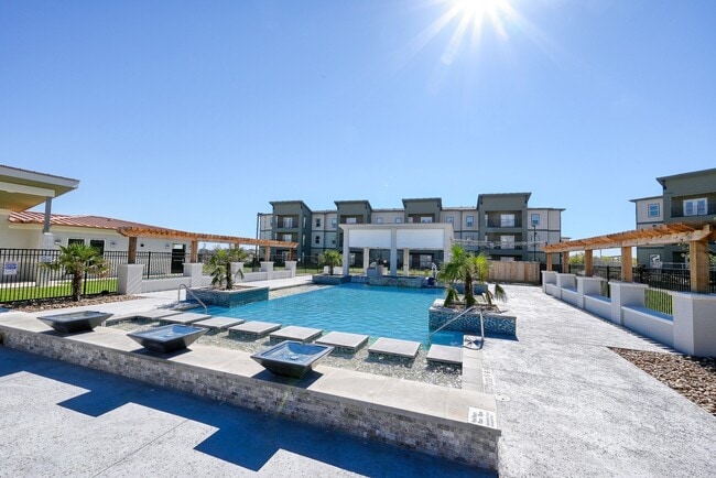 Building Photo - Reserve at San Marcos