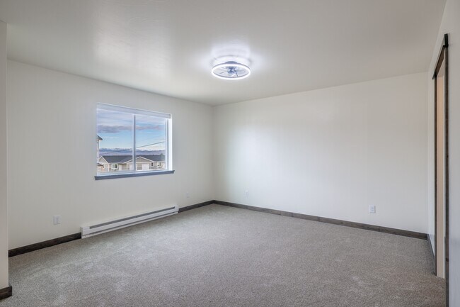 Building Photo - 3384 Crosswind Ct