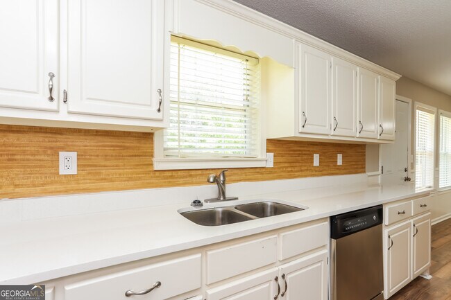 Building Photo - 147 Country Meadows Ct