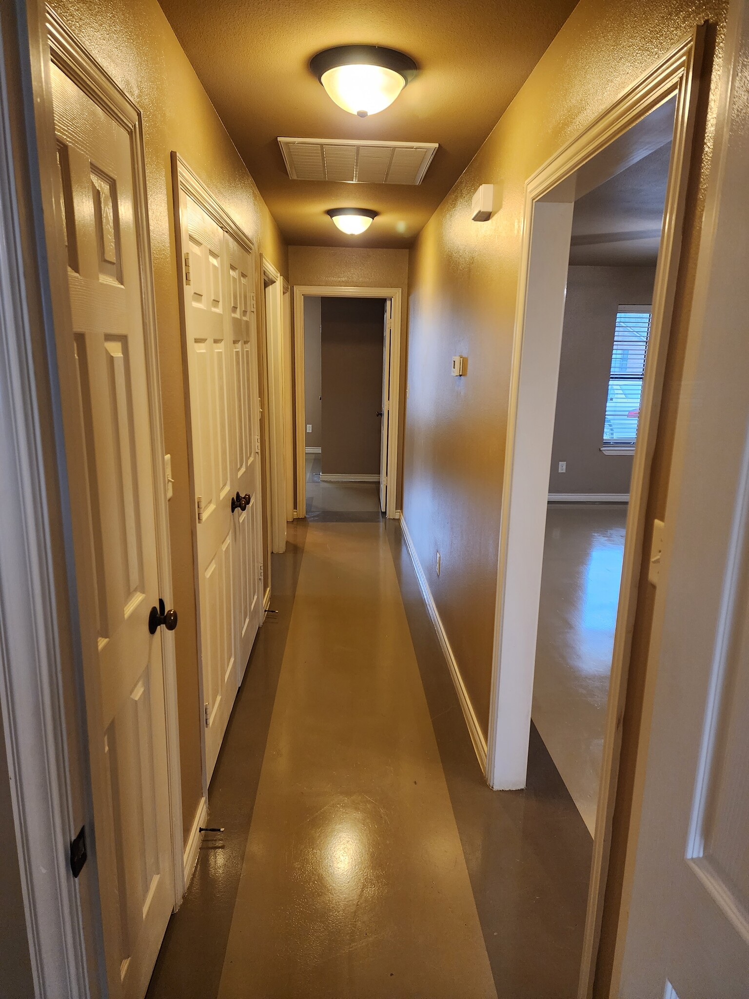 Building Photo - 13380 Country Meadow Ln