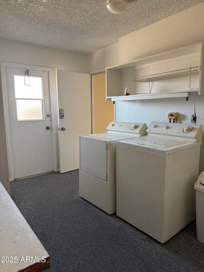 Building Photo - 9338 W Glen Oaks Cir N