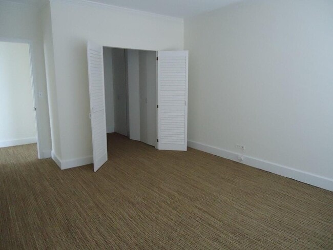 Building Photo - 2575 Peachtree Rd
