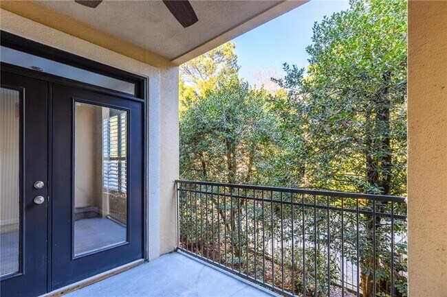 Building Photo - 3777 Peachtree Rd NE