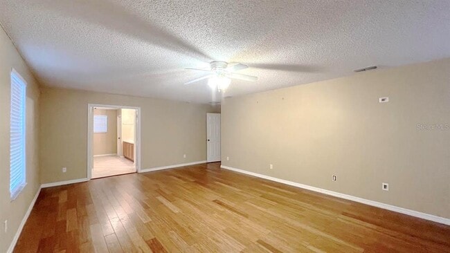 Building Photo - 831 Horseshoe Falls Dr