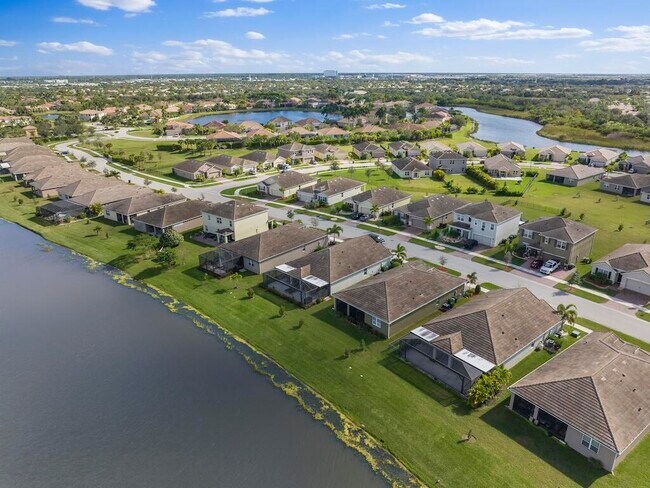 Building Photo - 12341 Arabella Dr