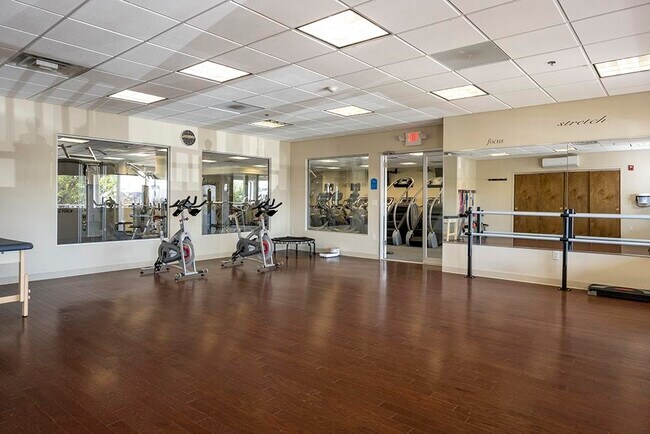 Building Photo - 101 Shearwater Ct E