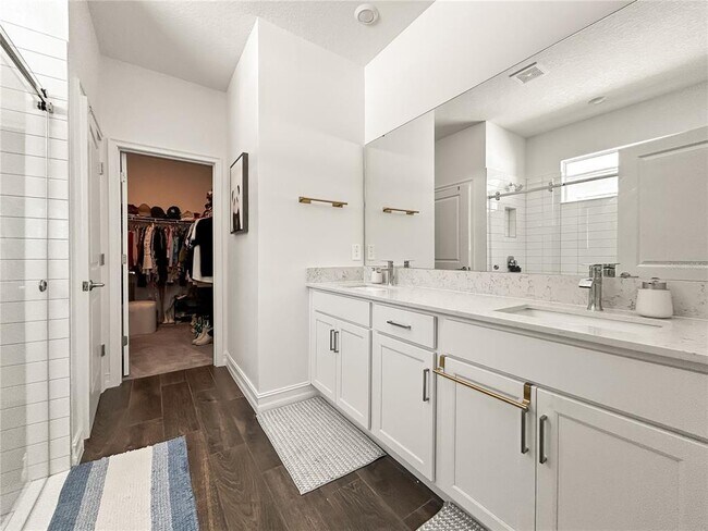Building Photo - 18334 Serene Lk Lp