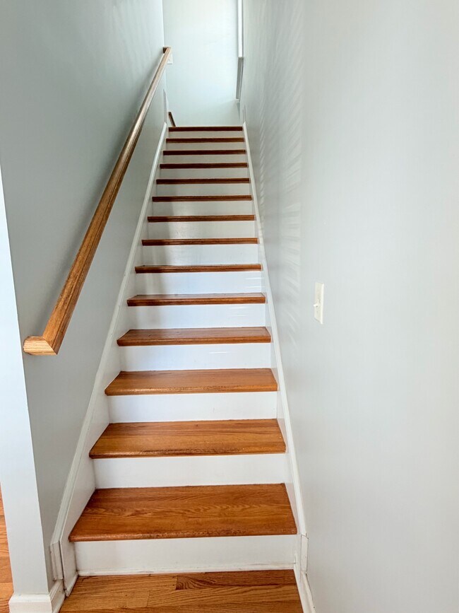 Building Photo - 307 Laurel Hill Ln