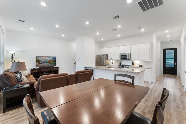 Building Photo - 516 Bristol Tide Ct