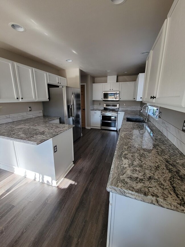 Building Photo - Beautiful Yelm Home!