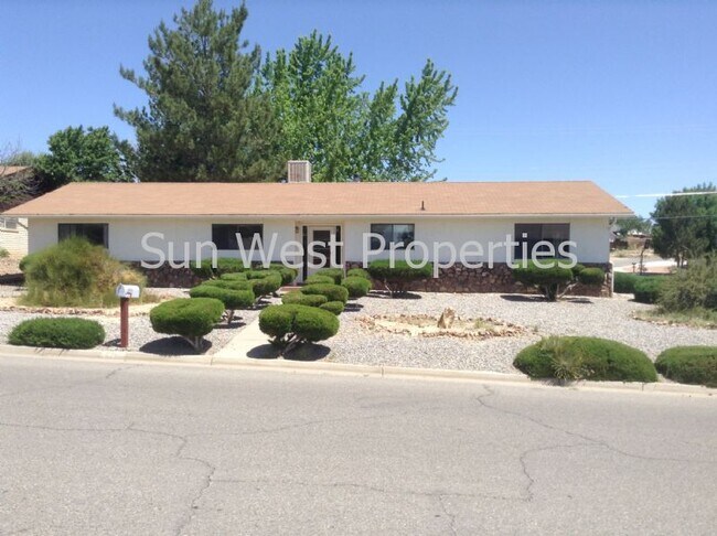 Primary Photo - 5608 Hill N Dale Dr