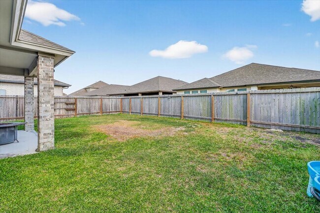 Building Photo - 2614 Vista del Sol