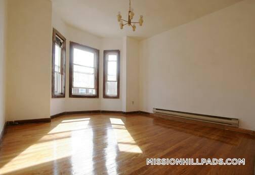 Building Photo - 121 George St