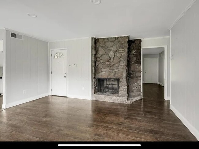 Building Photo - 2939 Mountain Terrace St