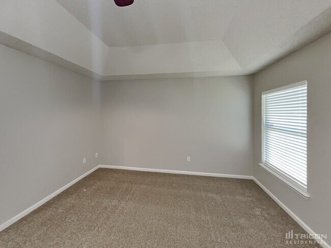 Building Photo - 87535 Creekside Dr