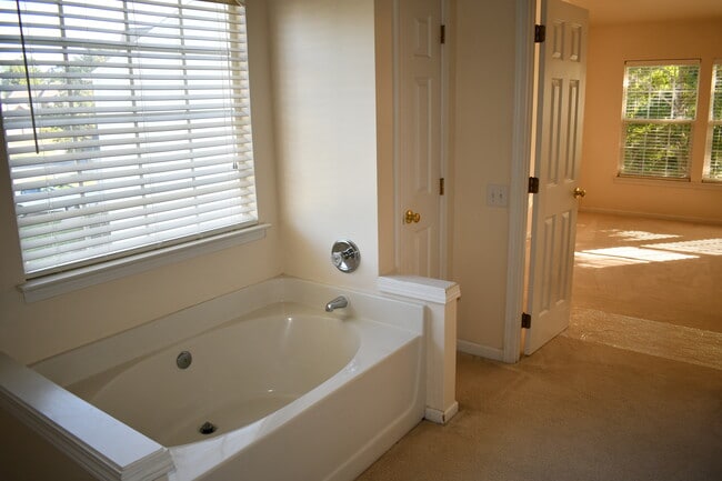 Building Photo - 2612 Stirrup Ridge Ln
