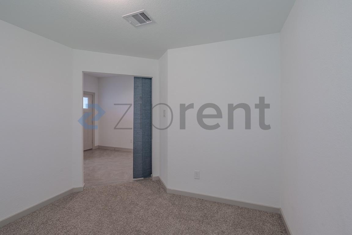 Building Photo - Unit