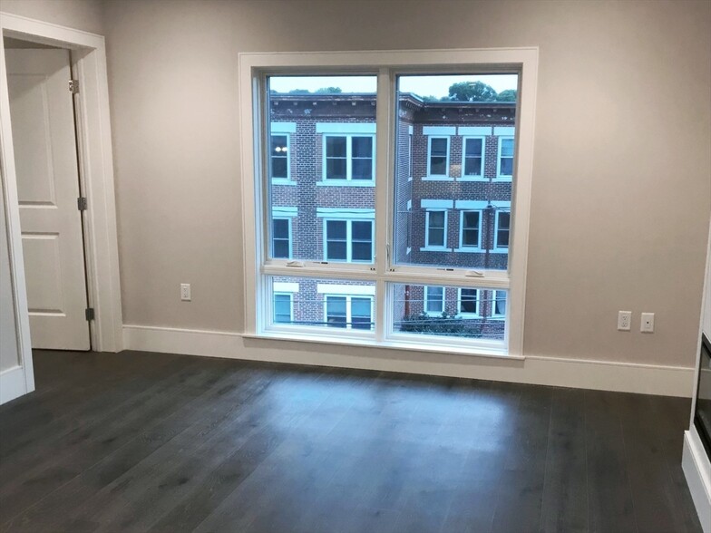 Building Photo - 209 Market St