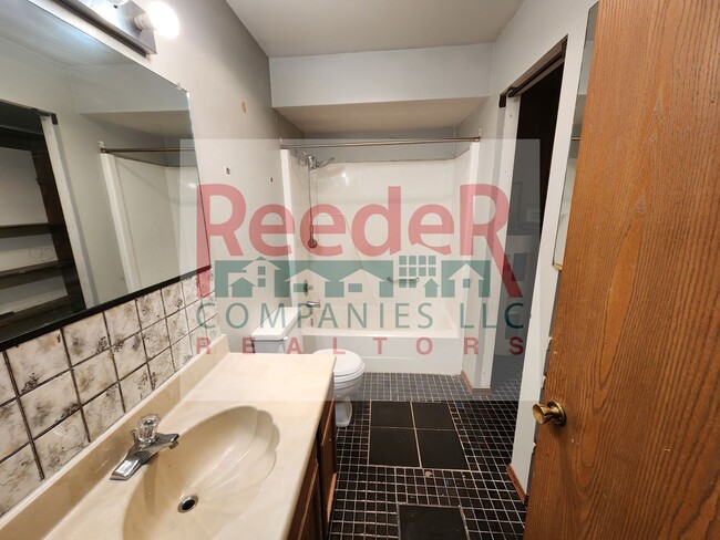 Building Photo - 7344 Hohman Ave