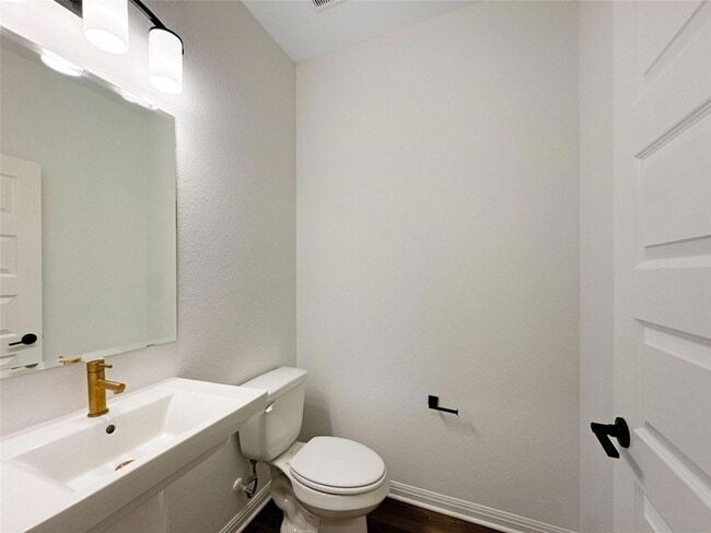 Building Photo - 2725 Woodall Dr