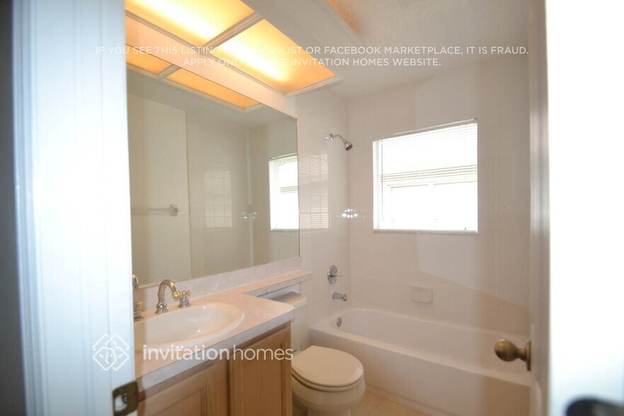 Building Photo - 1654 Wakefield Dr