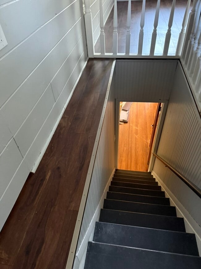 Building Photo - 3108 N Parish Ave