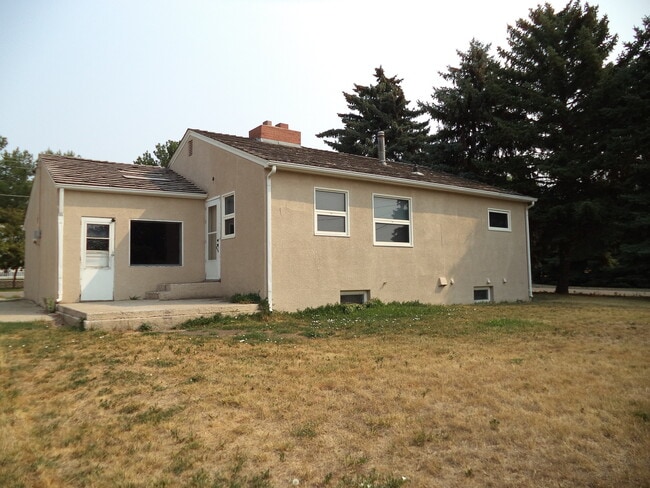 Building Photo - 1224 6th Ave NE