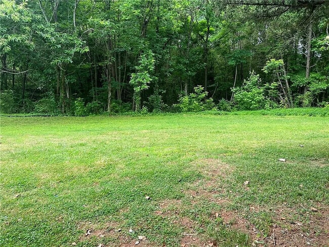 Building Photo - 560 Old Clarkesville Hwy