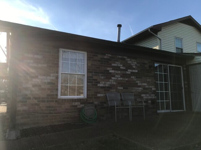 Exterior - 723 Mercer Dr
