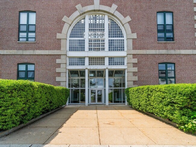 Building Photo - 42 8th St