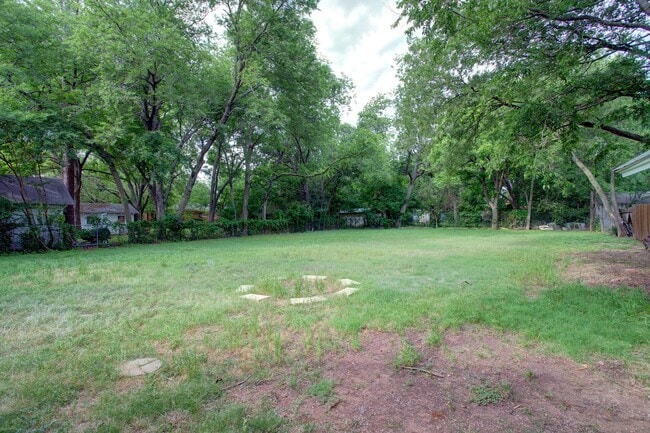 Building Photo - Coming Soon! Pet-Friendly 3BR Home with Large Backyard – Cleburne