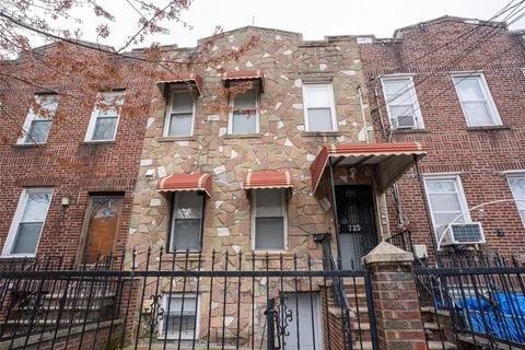 Primary Photo - 725 Taylor Ave