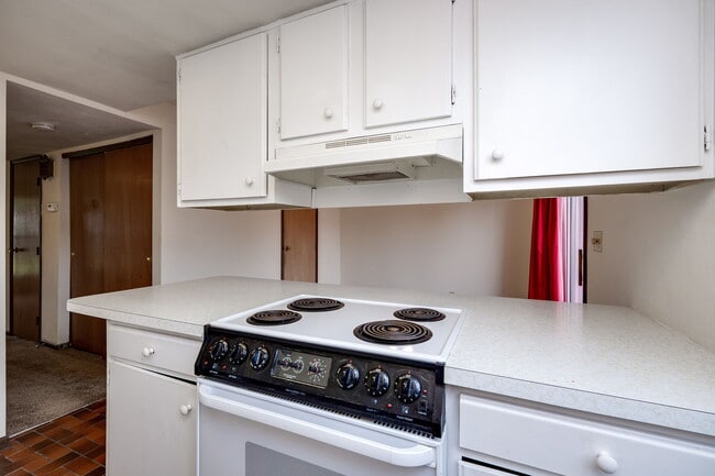 Building Photo - 2215 Barclay Ct