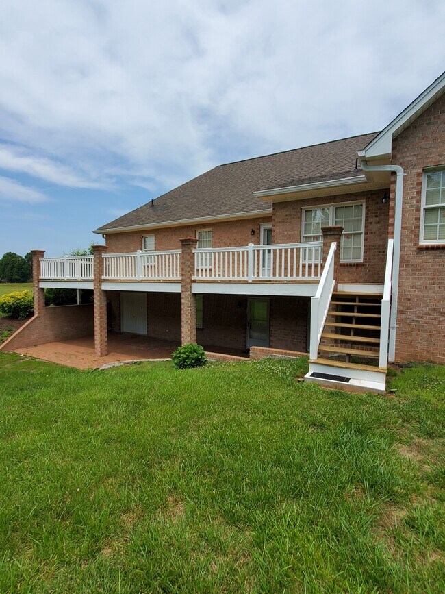Building Photo - 178 Meadowbrook Cir