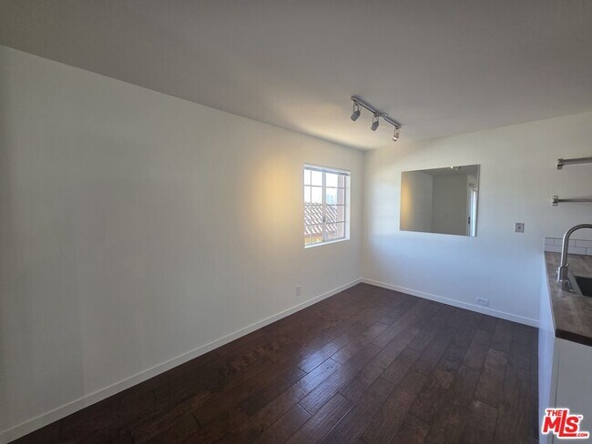 Building Photo - 2241 Branden St