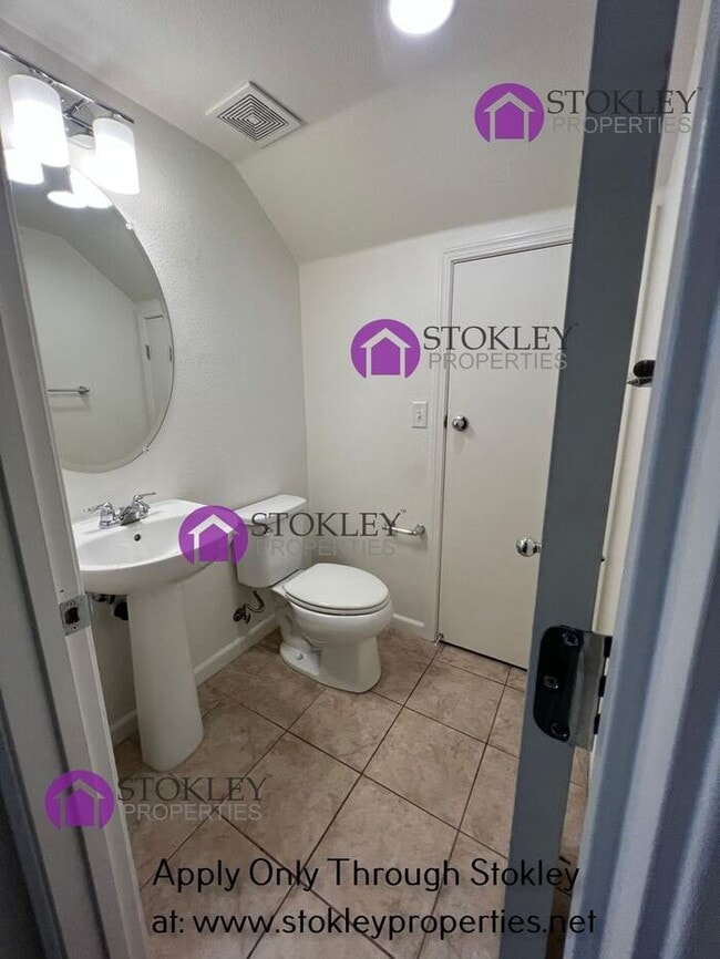 Building Photo - 238 Ladybug Ln